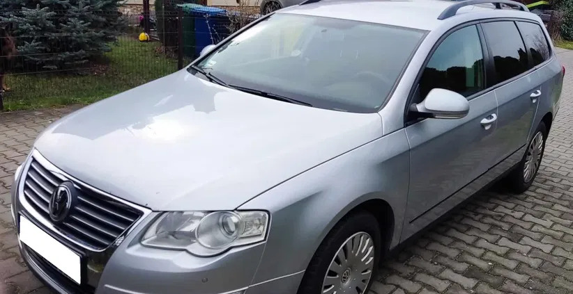 samochody osobowe Volkswagen Passat cena 15999 przebieg: 297000, rok produkcji 2008 z Wschowa